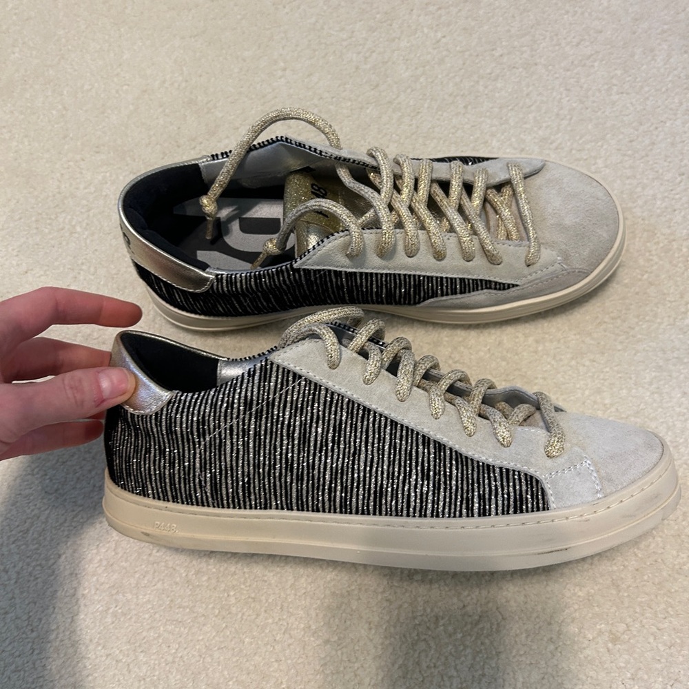 P448 Sneakers 
Size 40